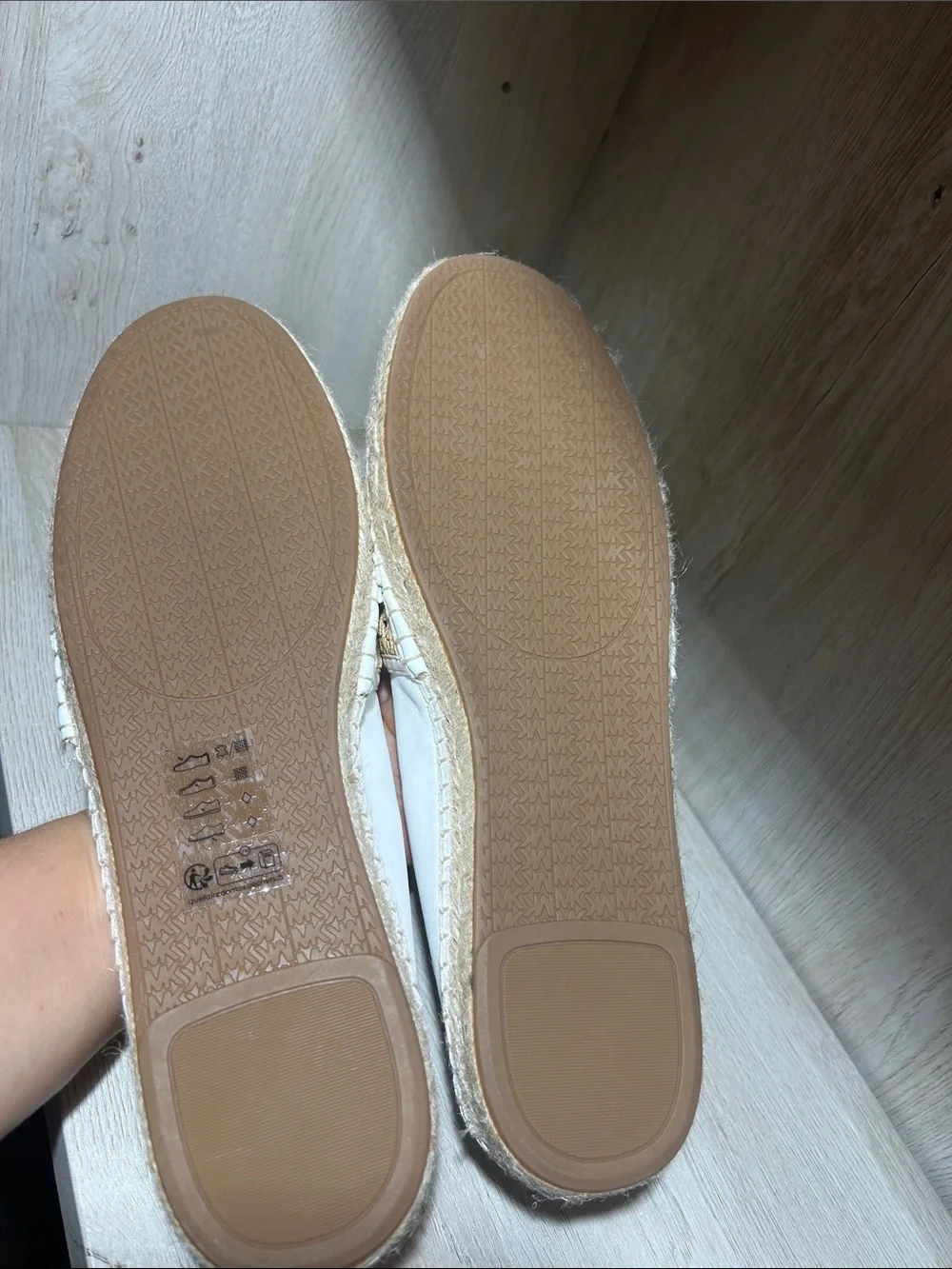 Michael Kors MK Logo White Tan Espadrille Flats Slip On Size 8.5